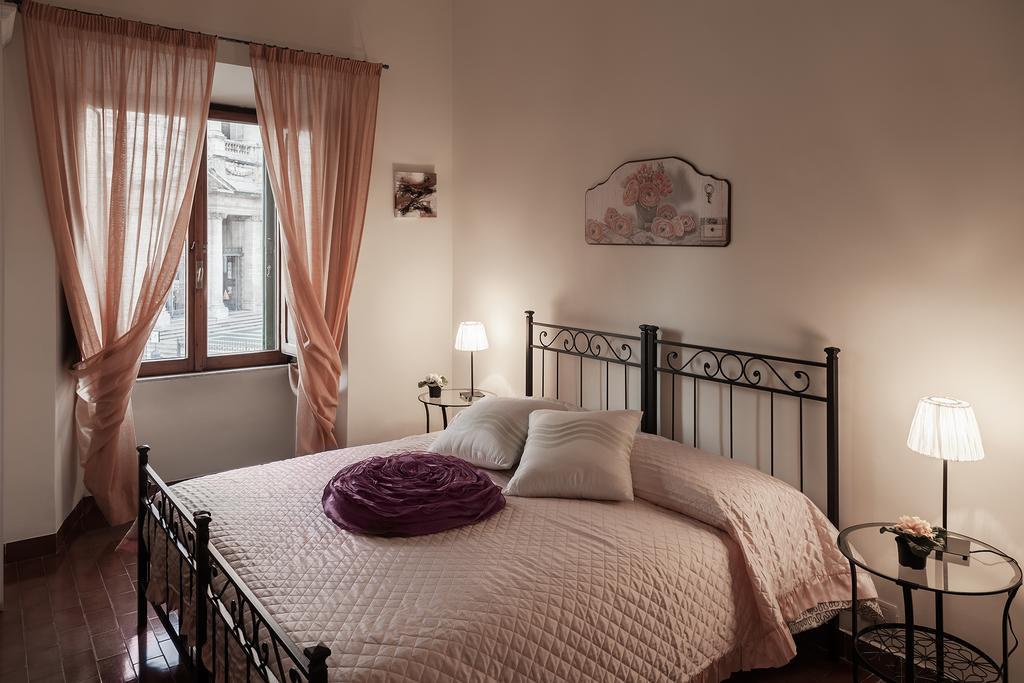 רומא Glam Sm Maggiore Guest House מראה חיצוני תמונה