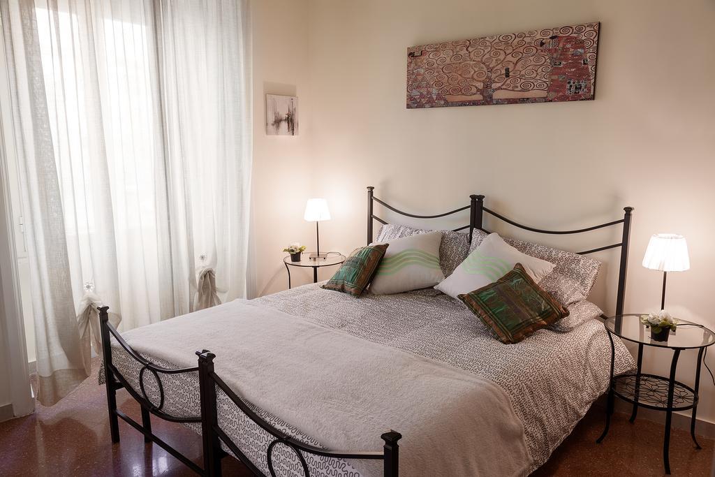 רומא Glam Sm Maggiore Guest House מראה חיצוני תמונה
